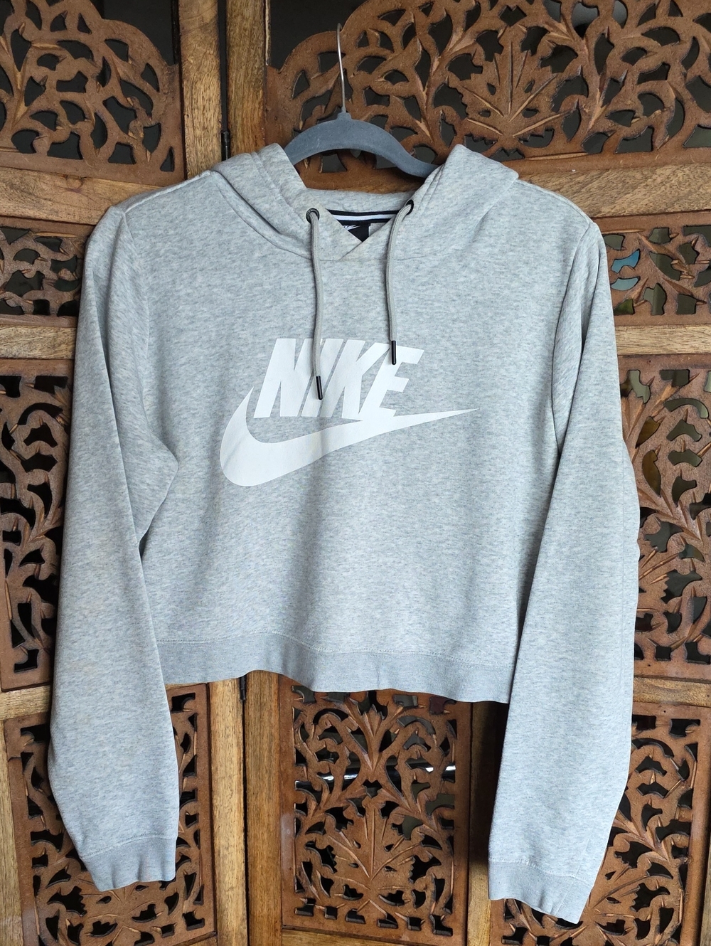 Nike Women’s Light Gray Cropped Hoodie with White Logo